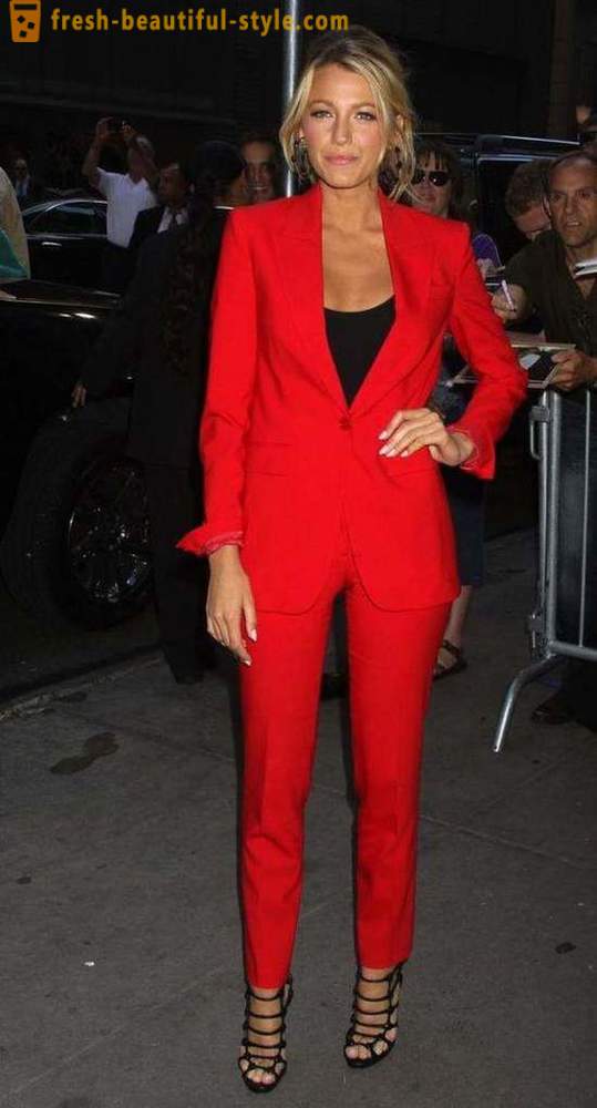 Pantsuits for women: photo fashionable styles, tips for creating images