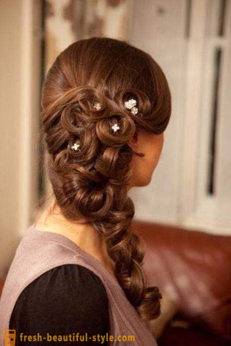 Hairstyles on one side with curls and without