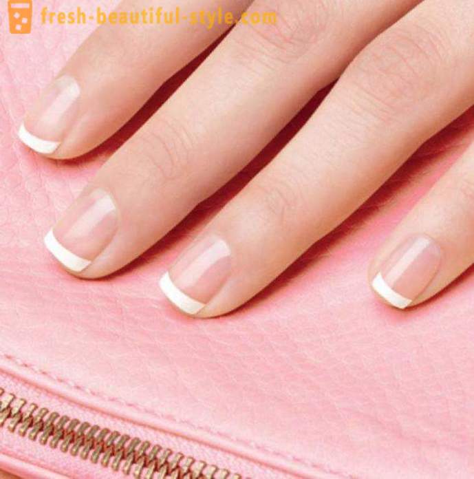 French short nails. The idea of ​​a French manicure