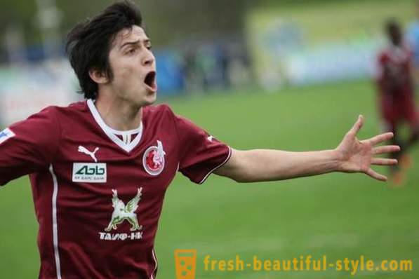 Serdar Azmun: Career Iranian football player, 
