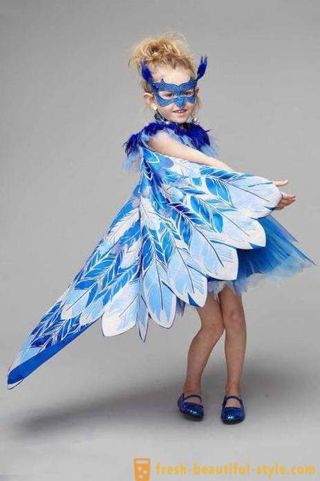 Titmouse costume for girls with their hands