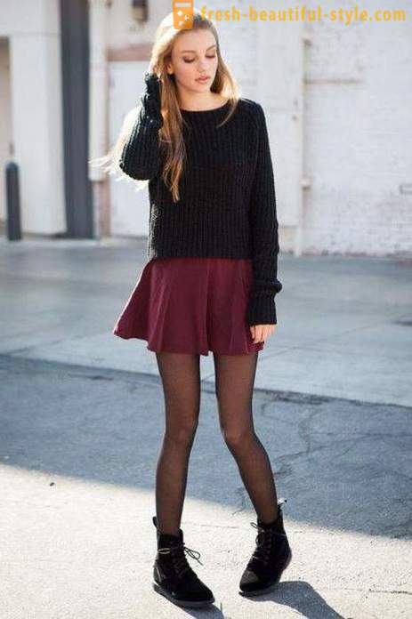 What to wear with a burgundy skirt Tips and combination of colors