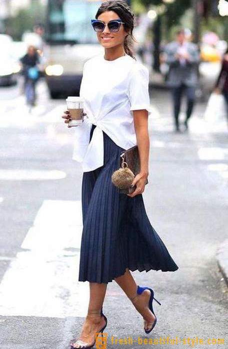 What to wear with a skirt pleated: recommendations stylists