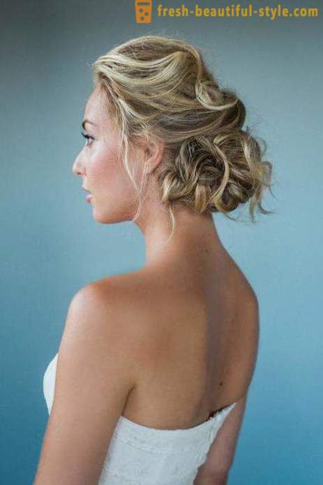 Hairstyle loose hair of medium length: interesting ideas for everyday and holidays