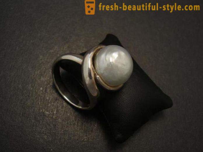 Silver rings with stones. How to choose a silver ring
