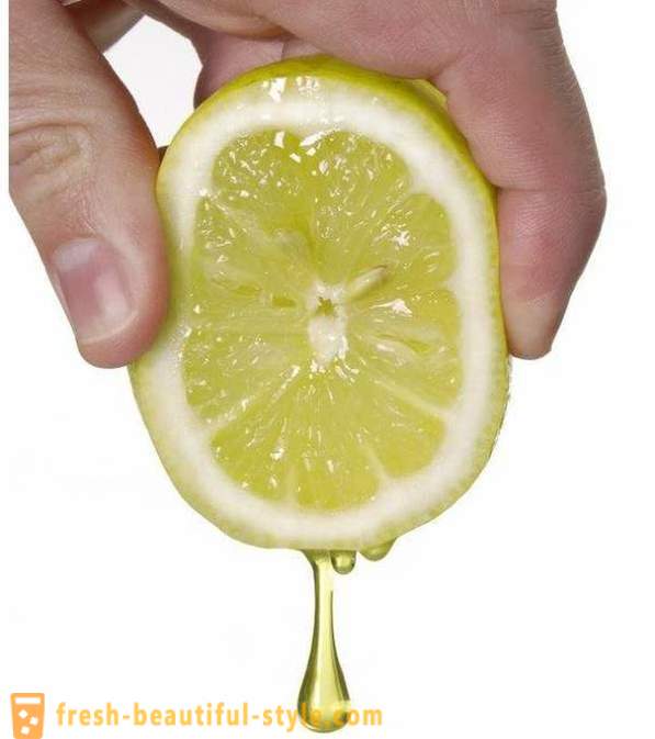 How can I use a lemon to the face?
