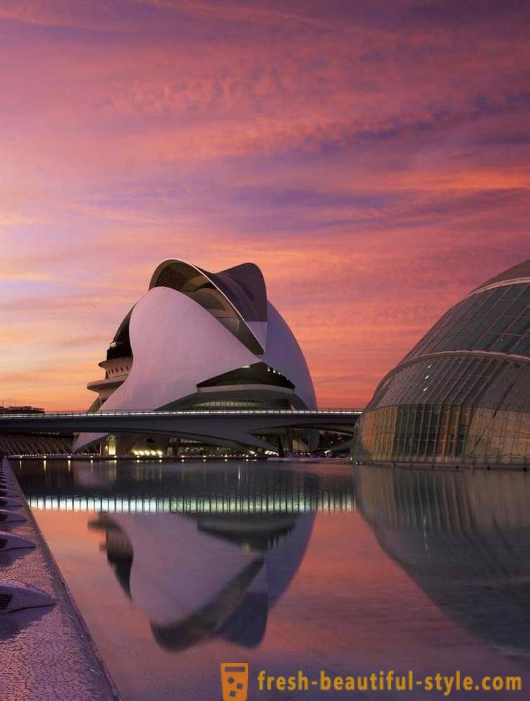 The extraordinary architecture of the opera house in Valencia