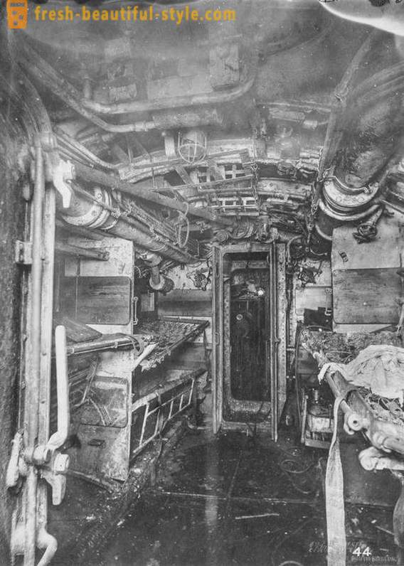 Creepy interiors wreck of the First World