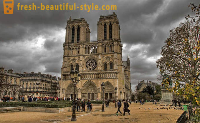 Attractions of Paris in the opinion of the residents of the city
