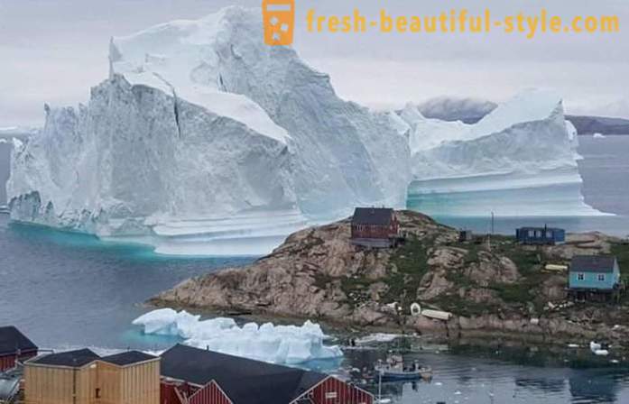 Greenland village threatened by a huge iceberg