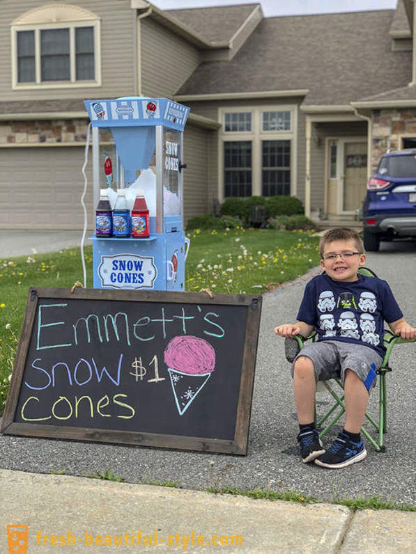 The boy opened his business in order to earn a bike