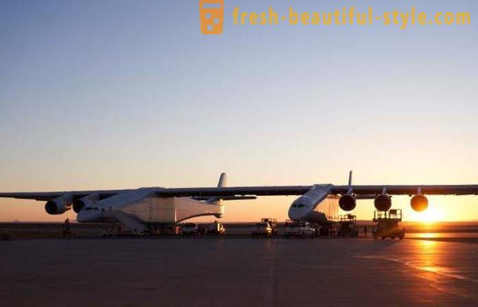The largest aircraft of the world's fastest and more