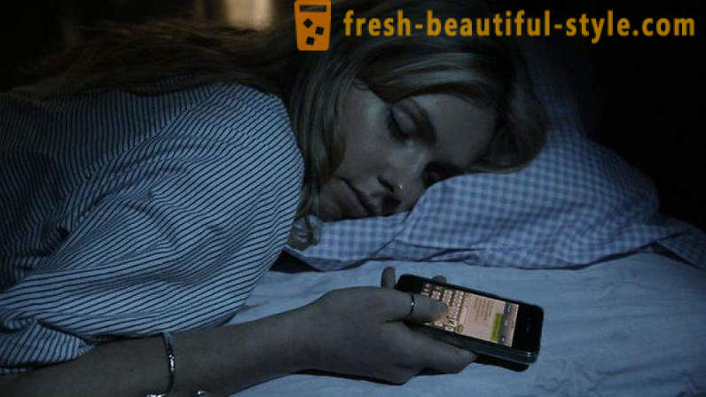 Scientists have discovered the reasons why you can not sleep with your smartphone