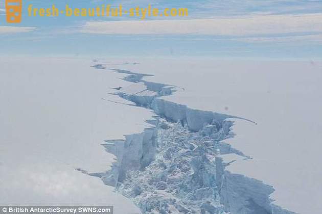 Iceberg from Antarctica broke off an area of ​​more than two of Moscow