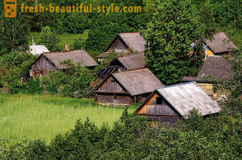 The beauty of the world of empty villages