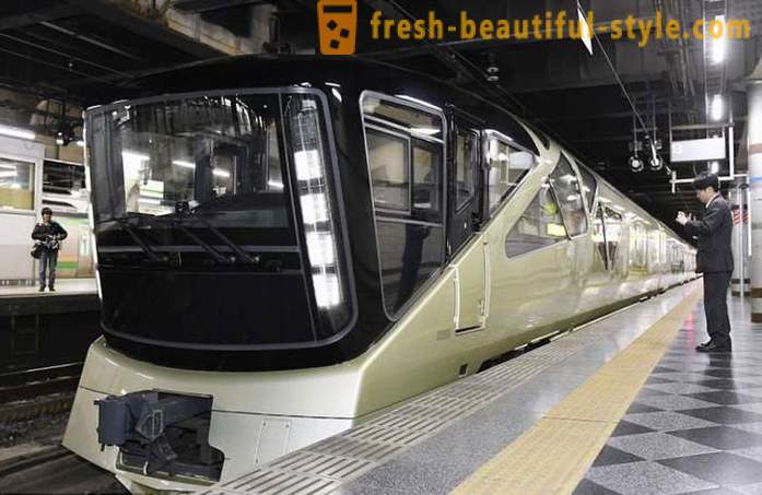 Shiki-Shima - unique Japanese luxury train
