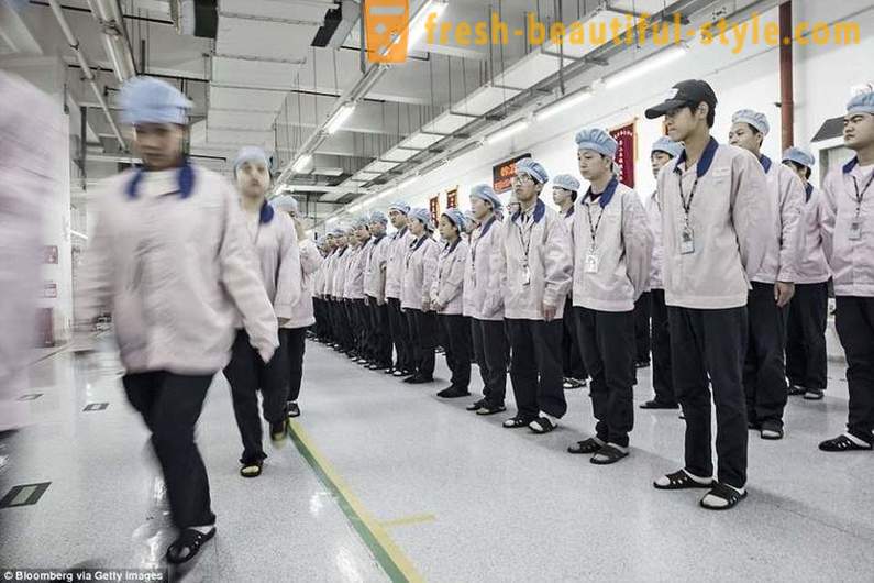British media showed the daily life of people who assembles the iPhone in China