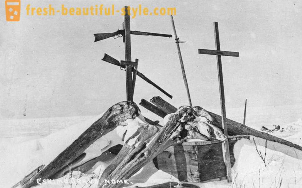 Alaskan Eskimos to priceless historical photographs 1903 - 1930 years