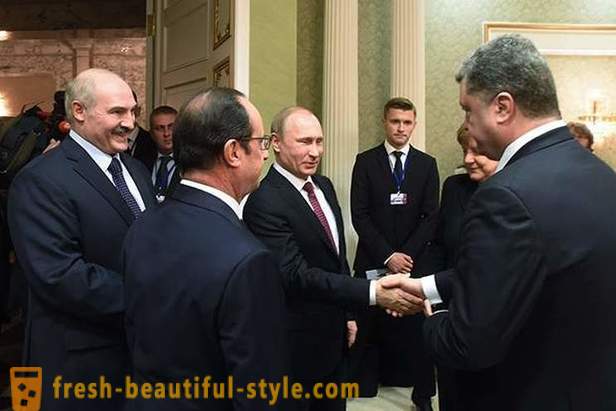 Gesture towards: the most important handshake 2015
