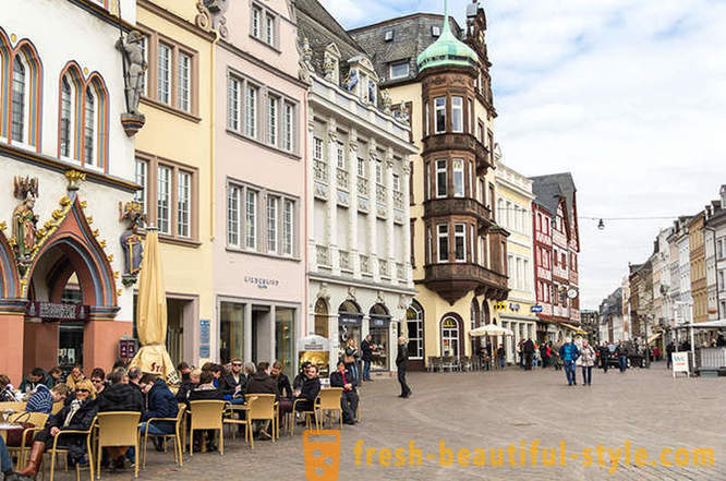 Walk through the small German town on the Moselle