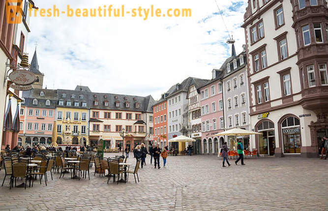 Walk through the small German town on the Moselle