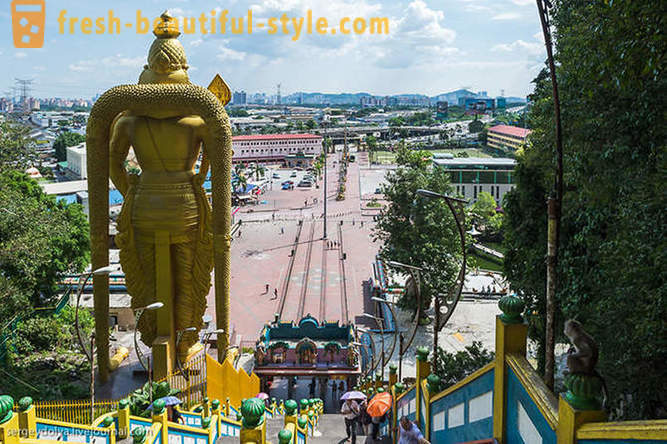 Excursion to the Hindu and Chinese temples in Kuala Lumpur