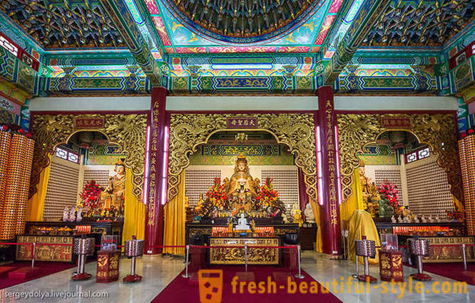 Excursion to the Hindu and Chinese temples in Kuala Lumpur