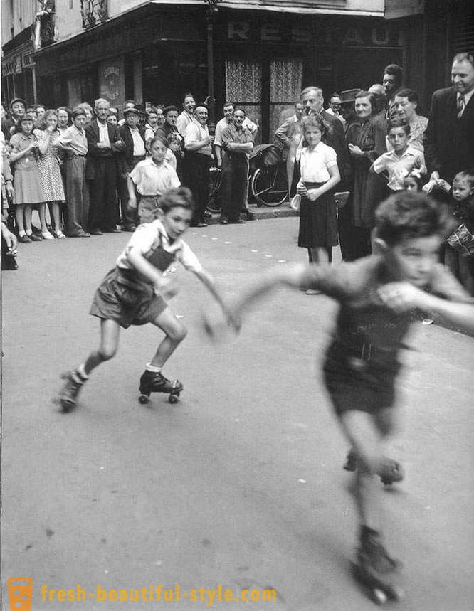 Children on the picture Photo by Robert Doisneau