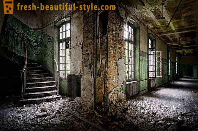 Abandoned places in the photographs of Vincent Jansen