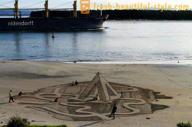 3D-drawings on the sand