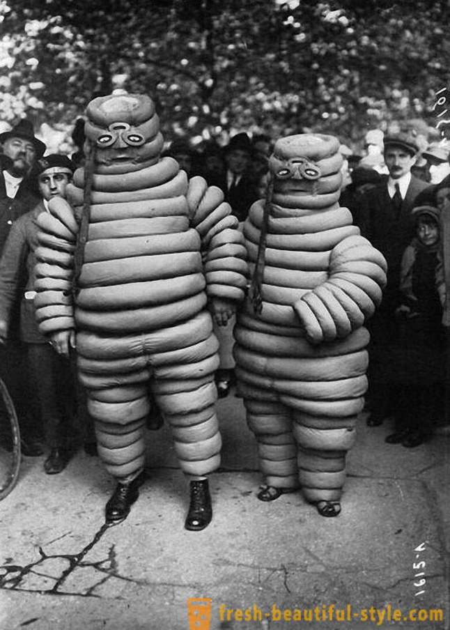 The oldest and strange costumes for Halloween