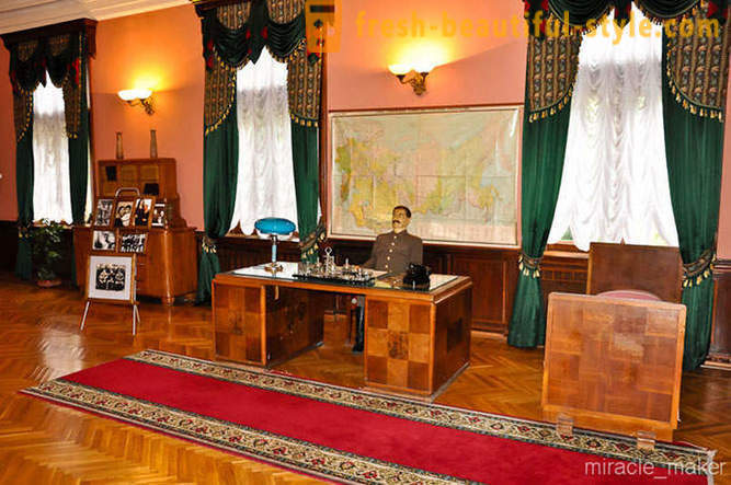 Tour of the dacha of Stalin