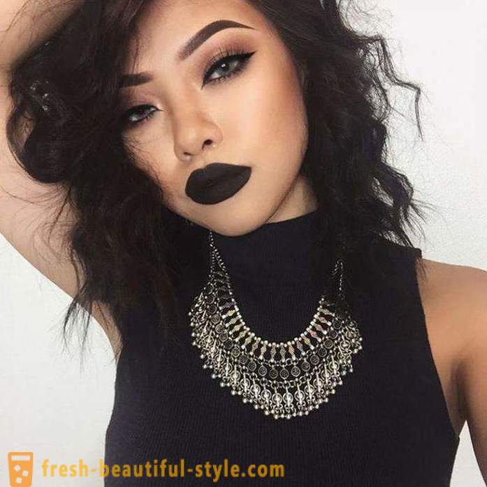 Black lipstick - a modern beauty-trend for fashionistas