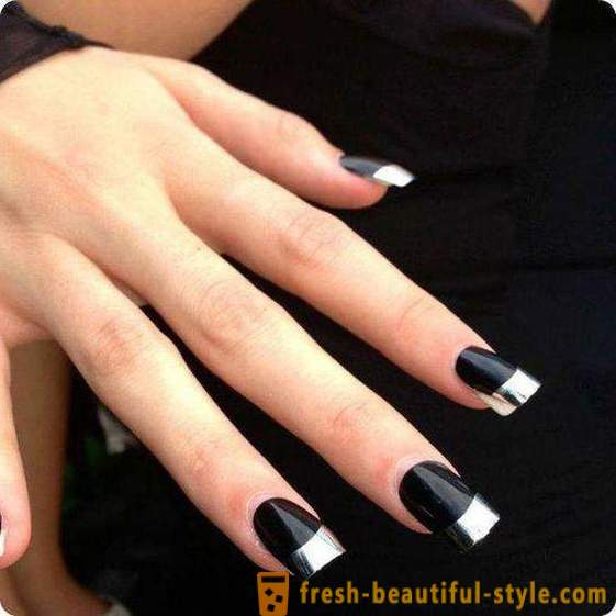 How to make a mirror manicure?