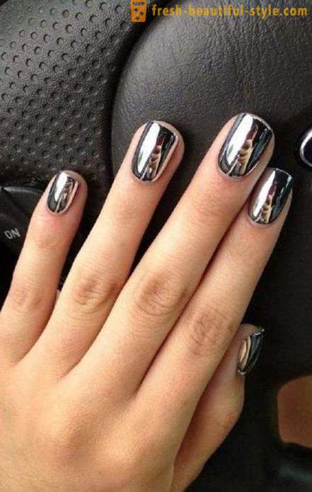 How to make a mirror manicure?