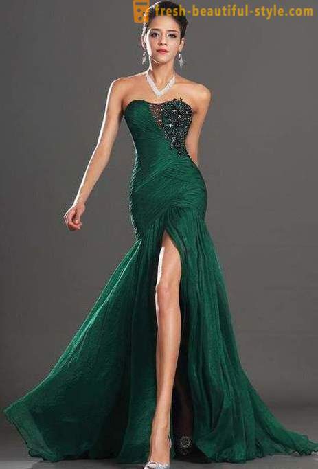 From what to wear emerald dress? Makeup, manicure, dress shoes for emerald