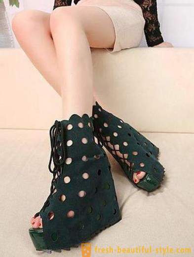 From what to wear wedges shoes? Women's boots, shoes and sandals