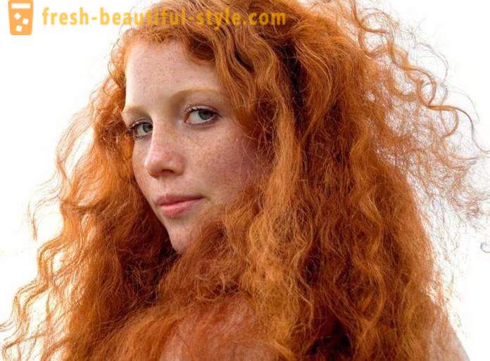 Who goes red hair color? Shades of red. Fashionable hair color