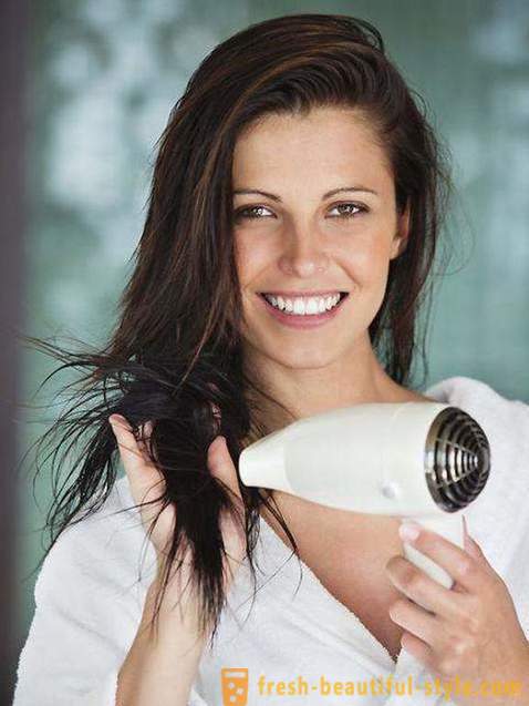 The effect of wet hair at home. hairstyles