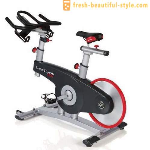 Which is better: a treadmill or an exercise bike? Advantages and disadvantages