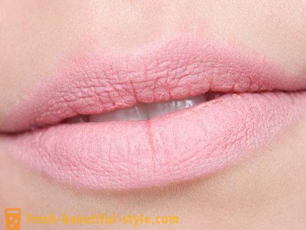 Matte lipstick: the secrets of stylish make-up lips