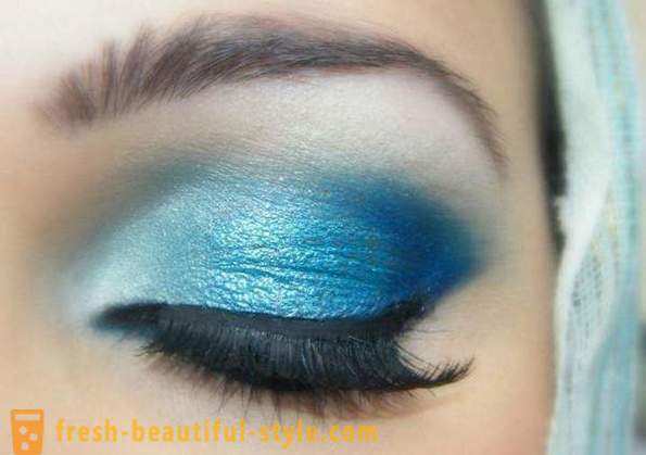 Makeup for blue-gray eyes: step by step instructions with photos
