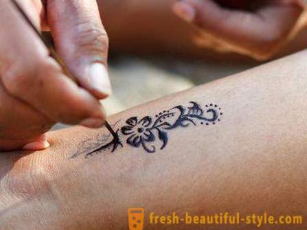 Henna tattoos. How to make a temporary henna tattoos
