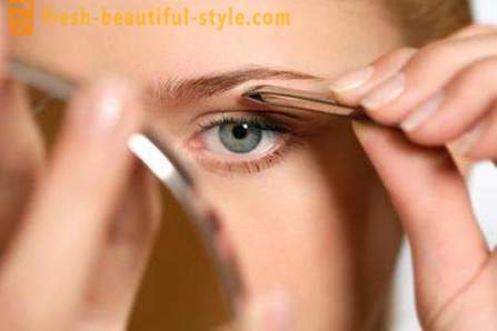 Correction and coloring eyebrows paint at home