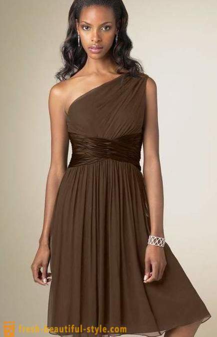 Dress on one shoulder - the choice of exceptional women