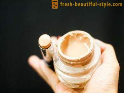 First cosmetic care: concealer for face