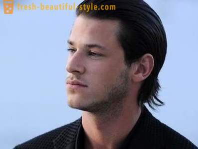 Model haircut for men as a means to attract attention
