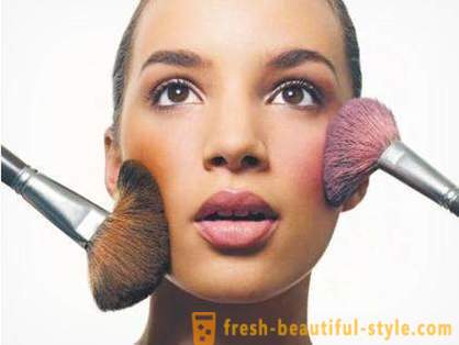 Beautiful and natural makeup or how to apply blusher